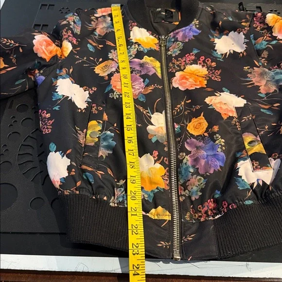 Forever 21 Black Floral Bomber Jacket - Picture 9 of 9